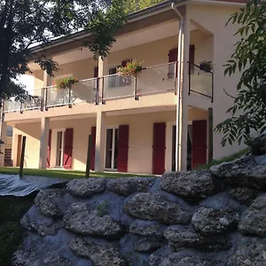De Servant Roulottes Et D'hôtes Auberives-en-Royans